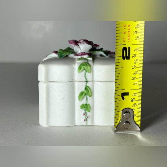 VTG Hand Painted Lefton China Ceramic Floral Gift Trinket Box 02486 - Picture 5 of 14